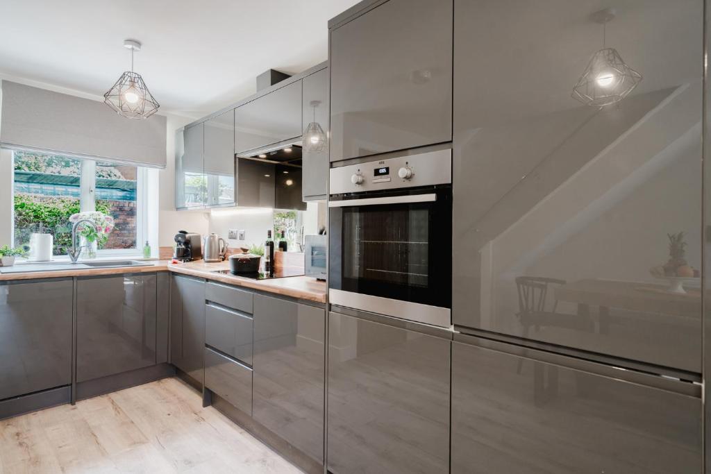 Cosy 2BDR Cottage With Free Parking - Appartement