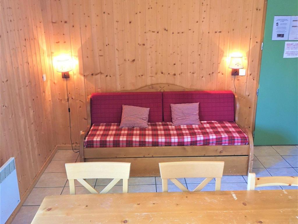 Chalet 3 pièces à La Joue du Loup avec parking, 7 personnes - FR-1-863-4