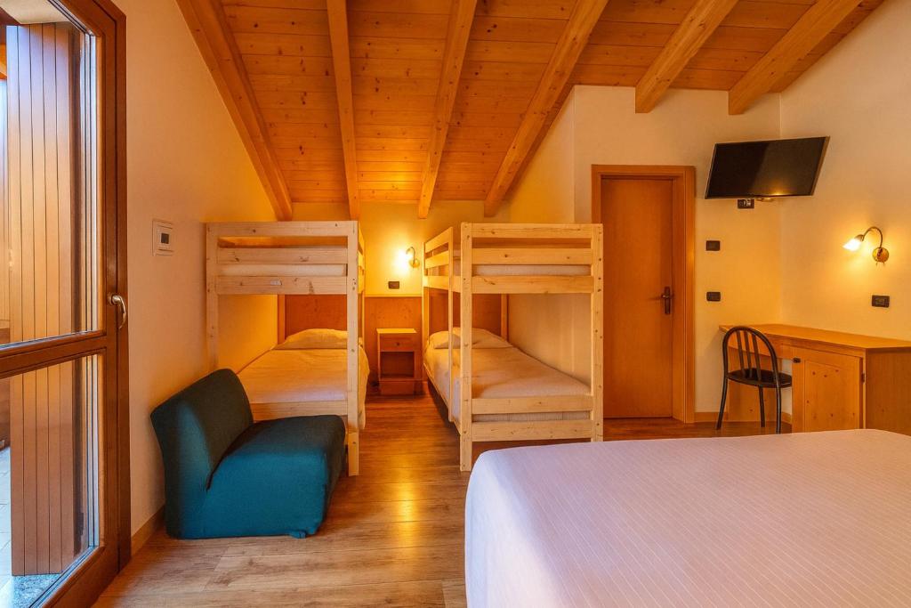 Hotel Bleis - Habitación Familiar Superior