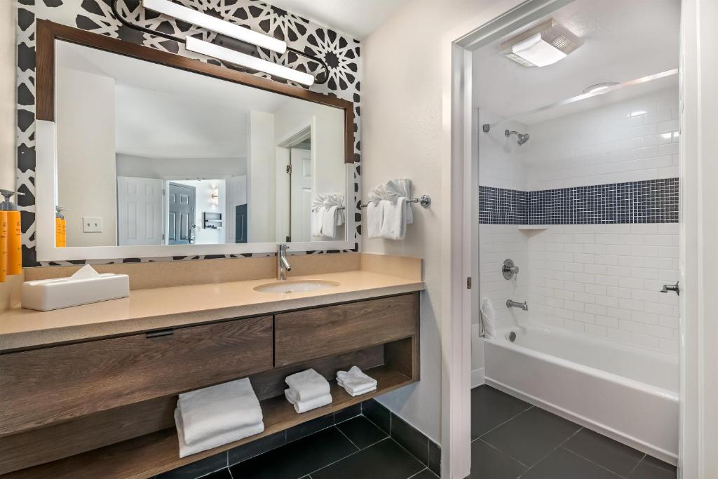 Sonesta ES Suites Orlando - Lake Buena Vista photo