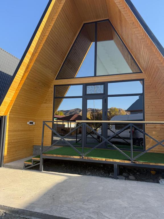 Φωτογραφία από το άλμπουμ του Alban σε Saty