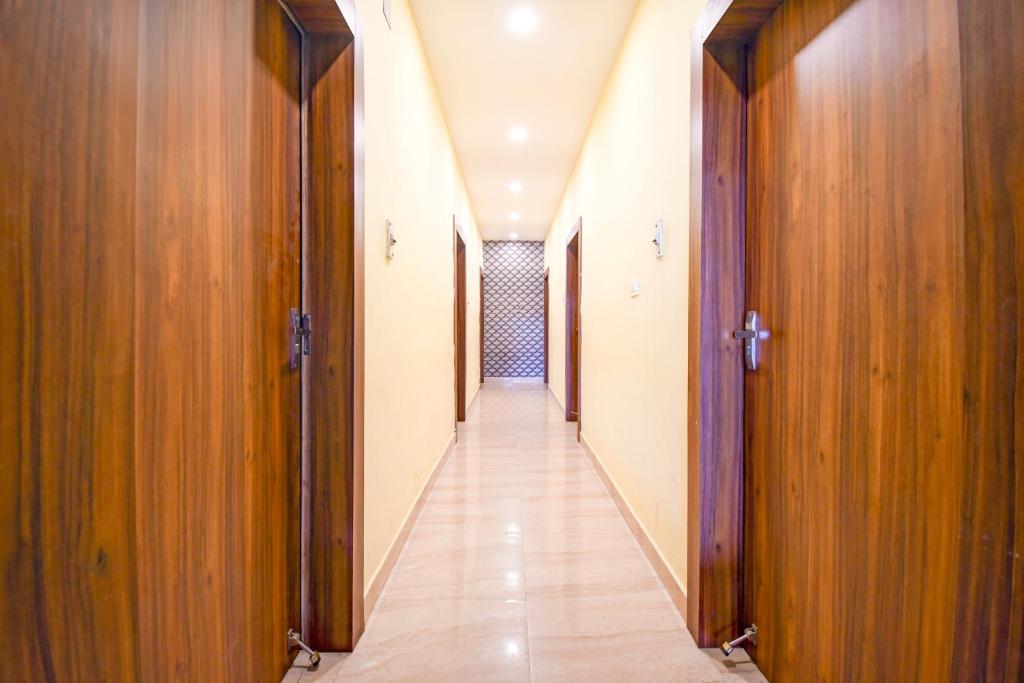 Fotografie z fotogalerie ubytování Hotel O THE WEDDING RINGS v destinaci Dhanbád