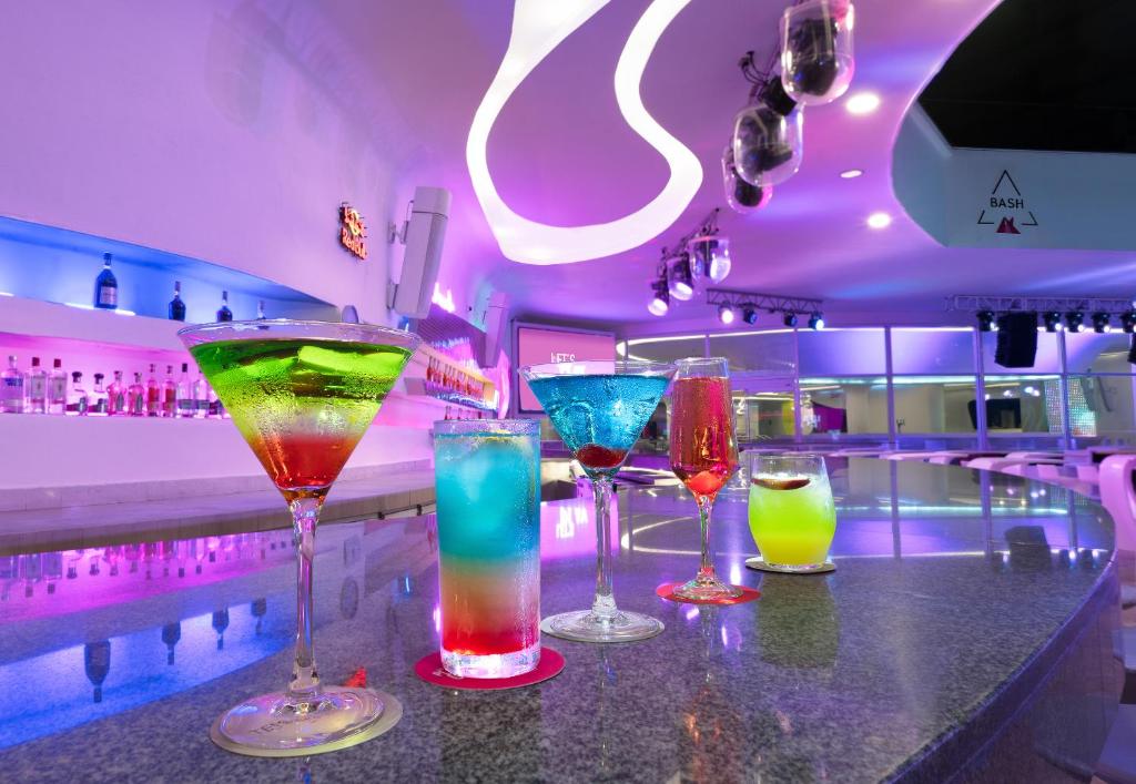 Bebidas en Temptation Cancun Resort - All Inclusive - Adults Only