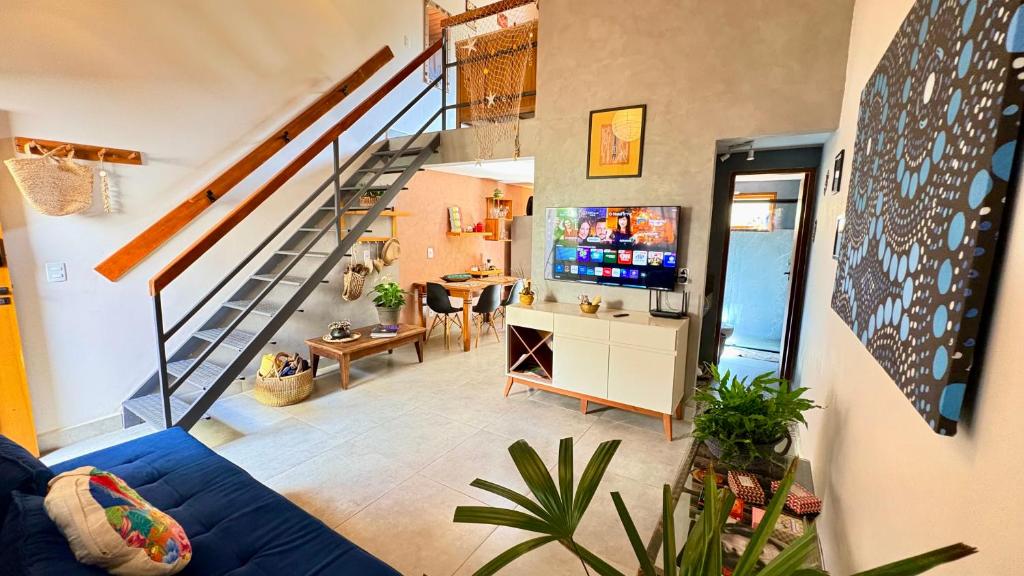 Μια τηλεόραση ή/και κέντρο ψυχαγωγίας στο Loft Dreamtime - bem pertinho do Rio das Almas!