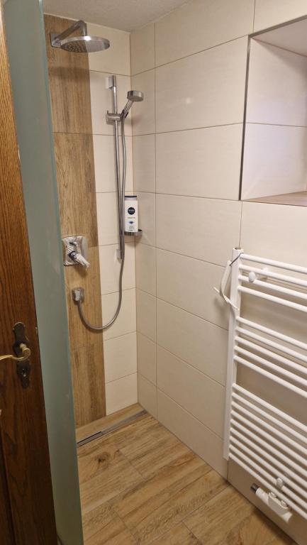 Ένα μπάνιο στο Ferienwohnung Stabentheiner