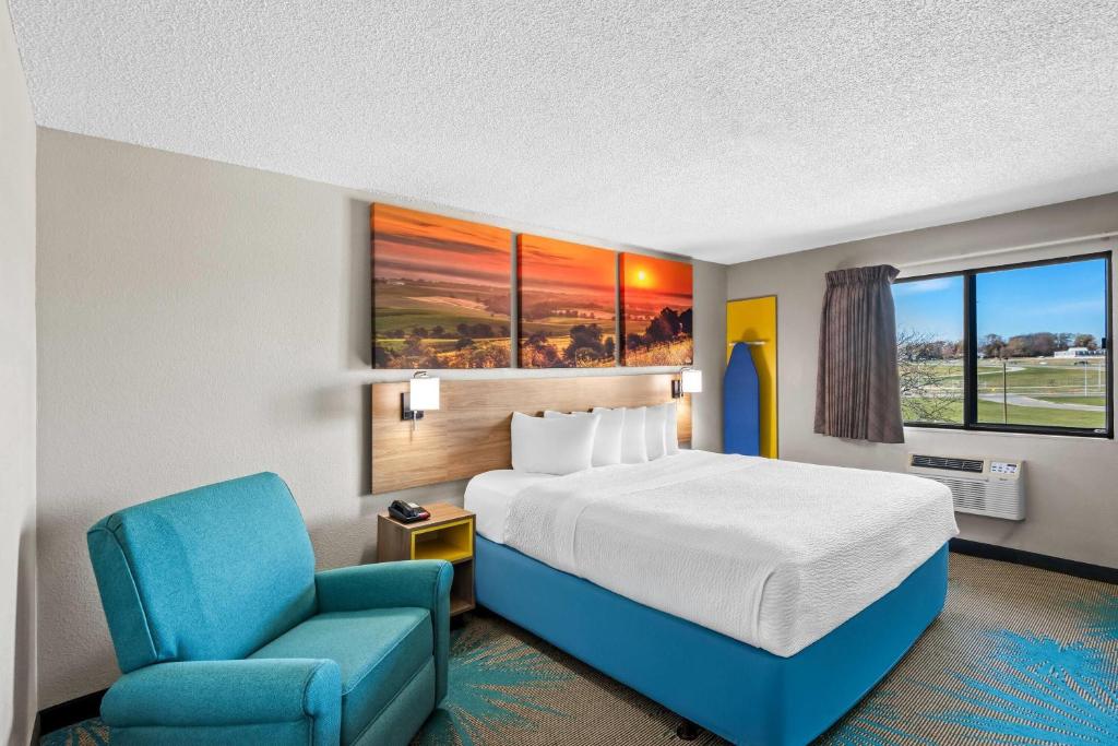 Days Inn & Suites by Wyndham Des Moines Airport photo