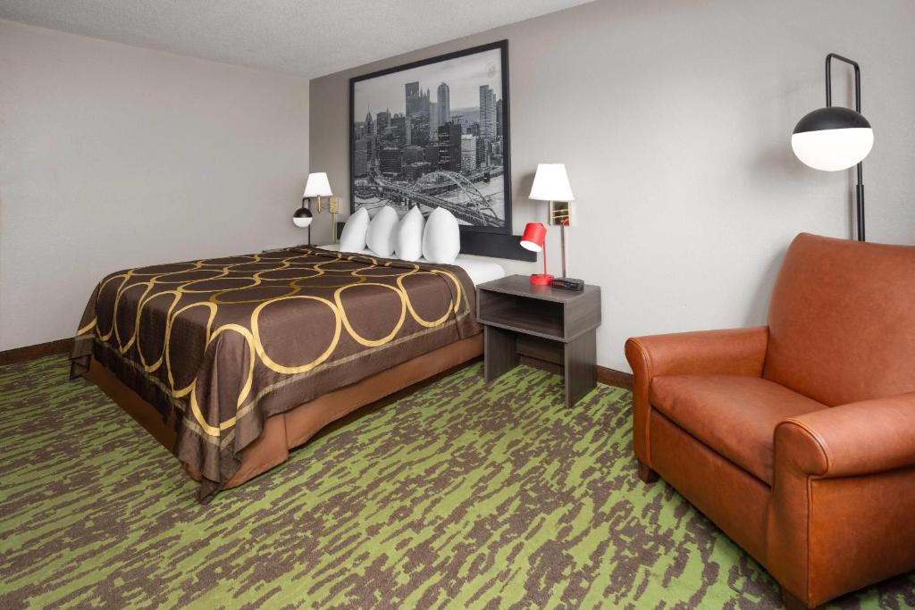 Super 8 by Wyndham New Stanton - King Room- Non-Smoking