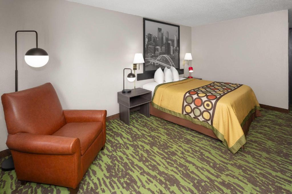 Super 8 by Wyndham New Stanton - Queen Room - Non-Smoking