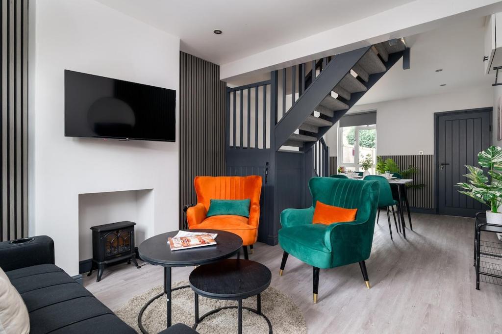 Μια τηλεόραση ή/και κέντρο ψυχαγωγίας στο Modern Terrace, 2 Bathroom, Patio, Free Parking