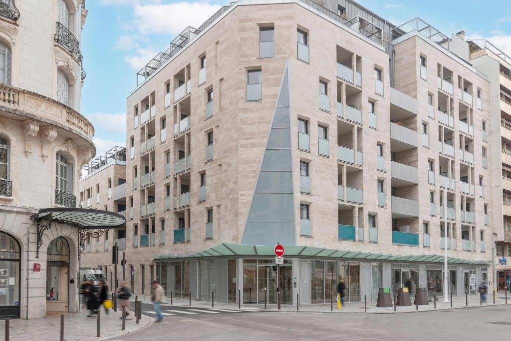 El edificio en el que está el hotel