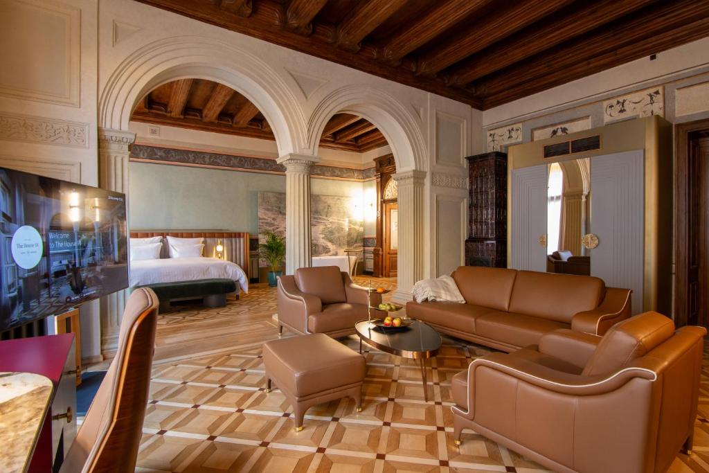 Giường trong phòng chung tại The House 14