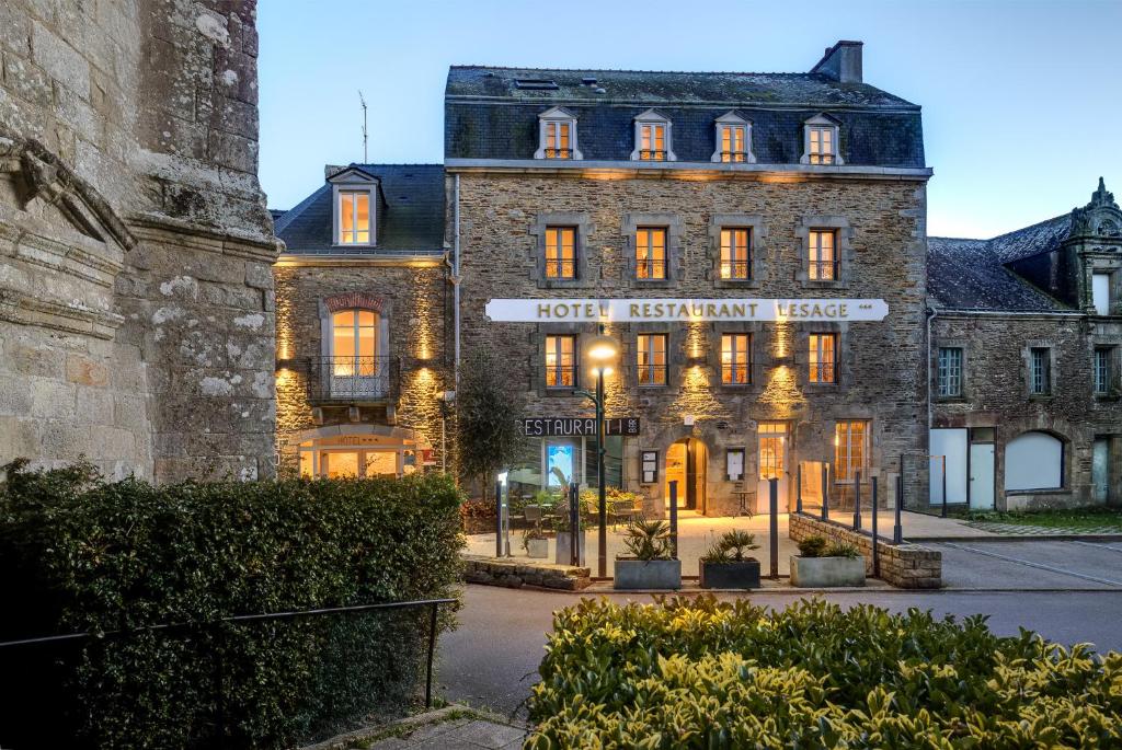 Budova, kde se hotel nachází