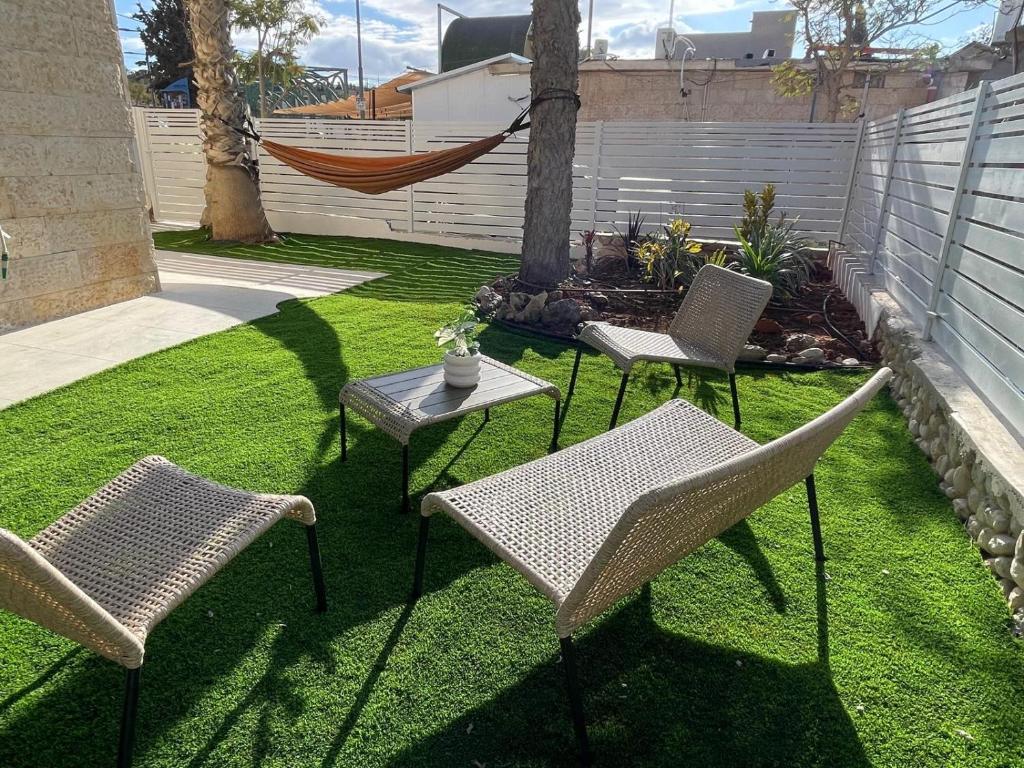 Κήπος έξω από το Ramon Palms