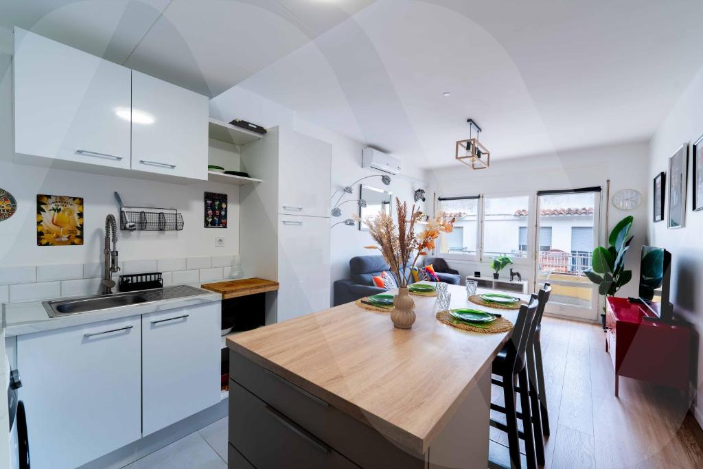 Appartement Central Roses Eugeni Ors by Welhomy