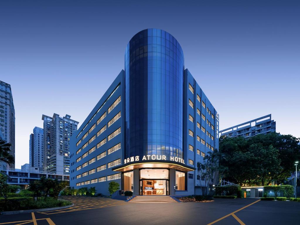 Tòa nhà nơi khách sạn tọa lạc