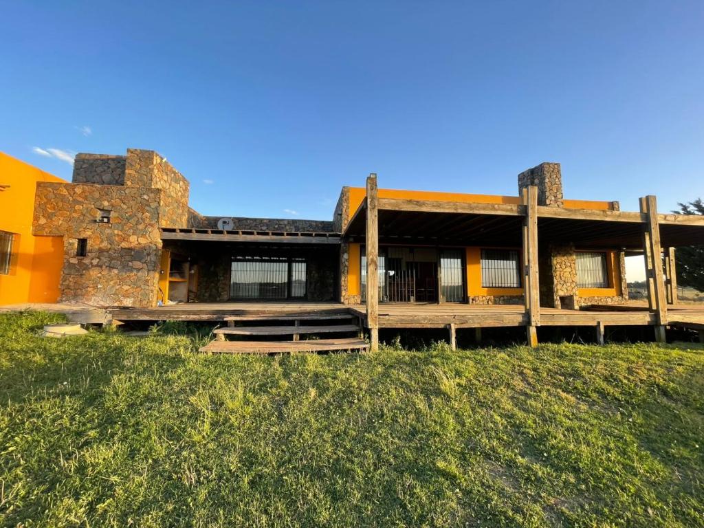 Bygningen som feriehuset ligger i