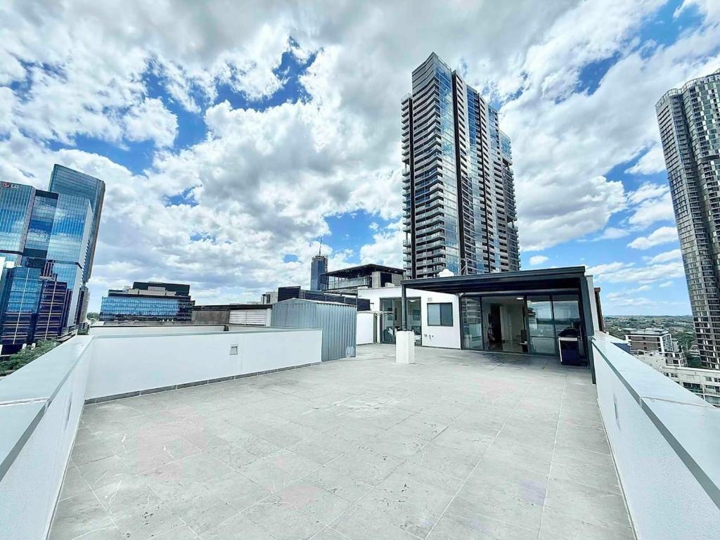 Modern Penthouse 7-min Walk to Station & Westfield, Сидней (актуальные ... - Walk-In Monthly Penthouse Revenue Options Exist