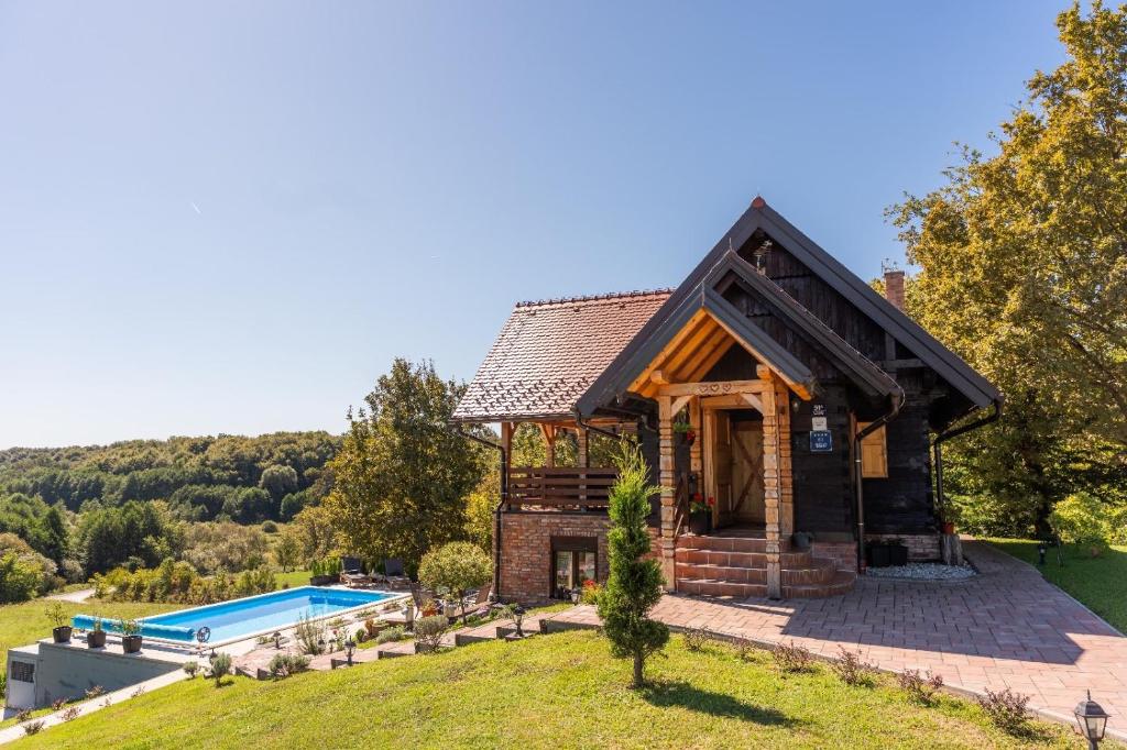 Swimmingpoolen hos eller tæt på Tri srca