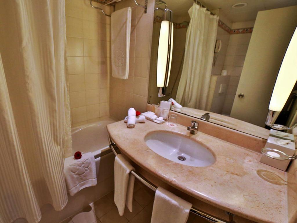 Koupelna v ubytování Lancaster Tamar Hotel- Hadath