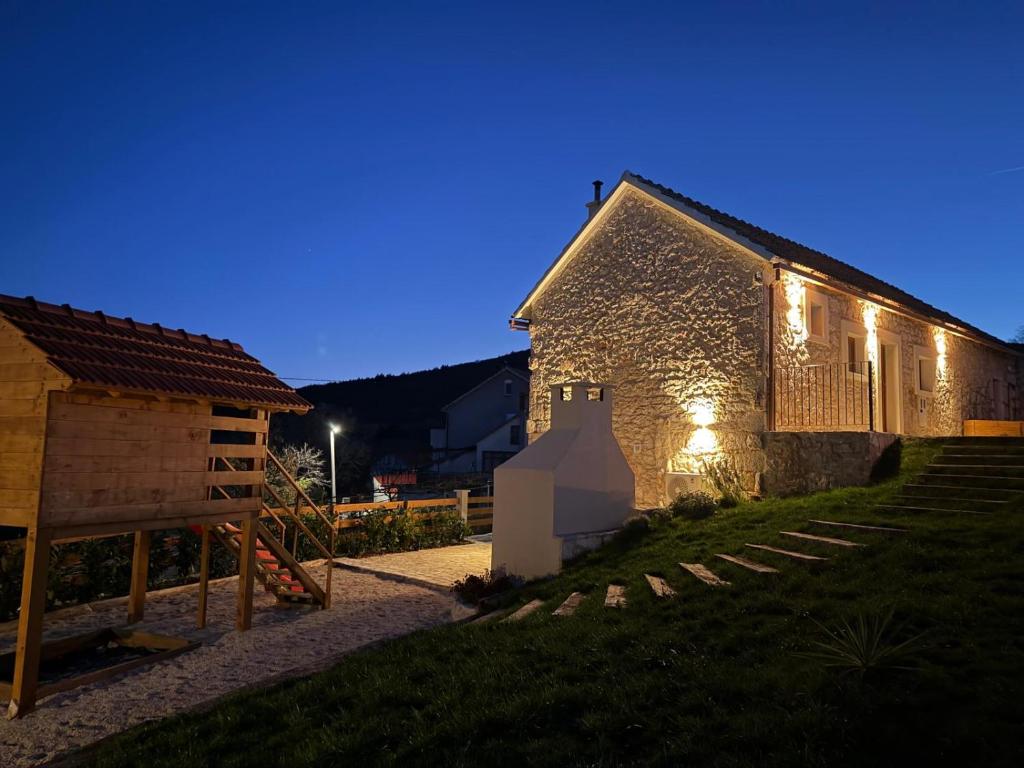 Villa Billubium - Dalmatian Stone House with Private Heated Pool - Villa De Dos Dormitorios