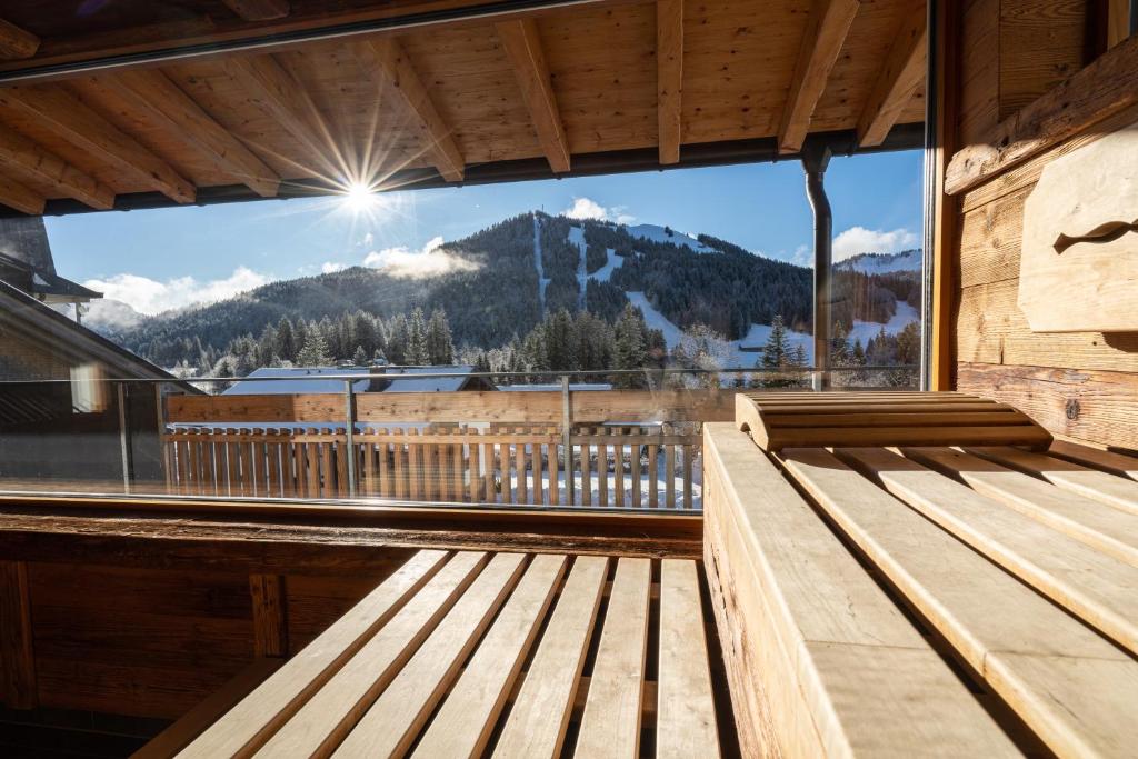 Nespecifikovaný výhled na hory nebo výhled na hory při pohledu z hotelu