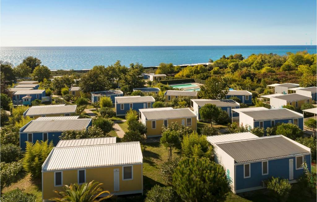 Awesome Home In Novigrad With Swimming Pool