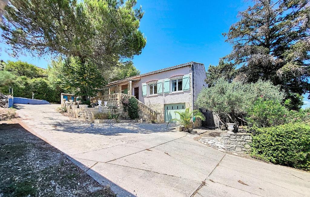 Budova, kde se prázdninový dům nachází