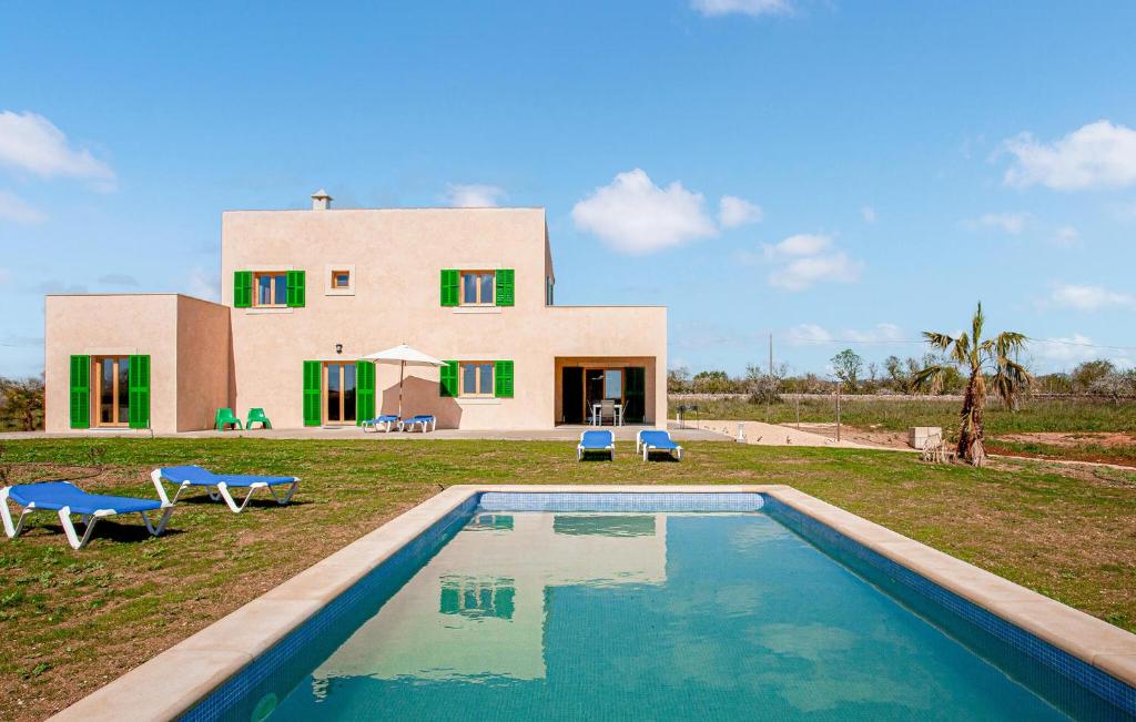 Hồ bơi trong/gần Sa Carrotja