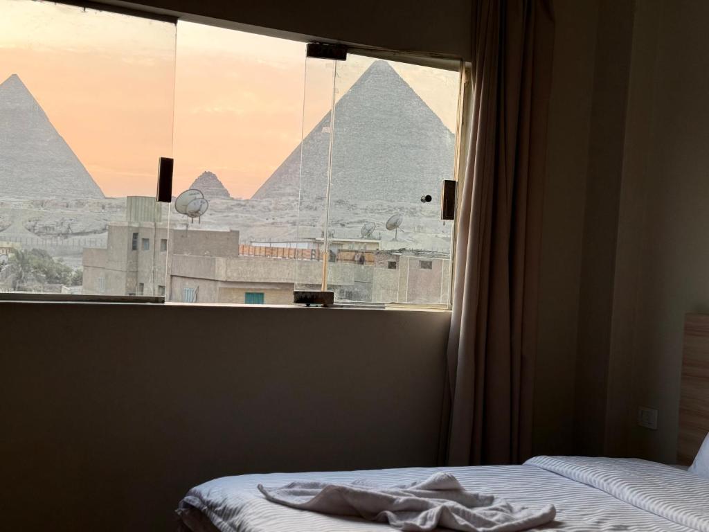 Nespecifikovaný výhled na hory nebo výhled na hory při pohledu z hotelu