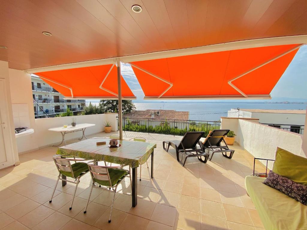 Appartement à Roses, proche plage, parking gratuit
