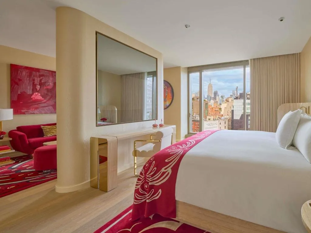 High Line Junior Suite with Roll-In Shower - Mobility Accessible