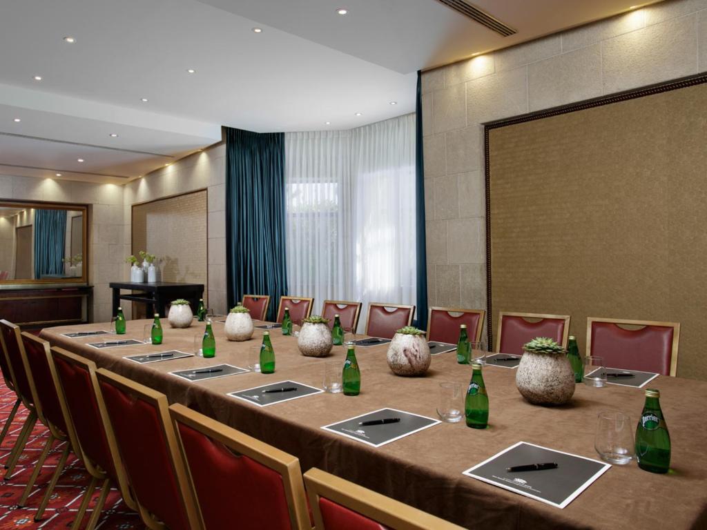 Nápoje v ubytování Dan Panorama Jerusalem Hotel