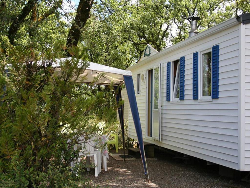 Mobil Home avec Terrasse, 2 Chambres à Payrac - API-1-52-1223