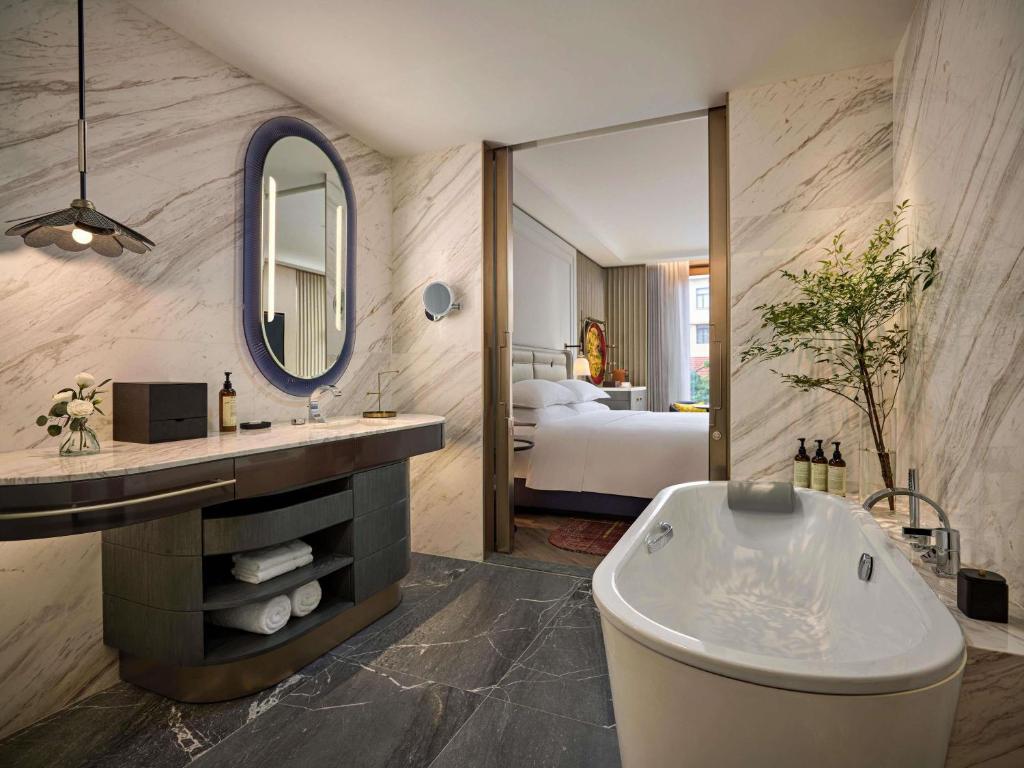 Fairmont Gold King Room - High Floor with Lounge Access