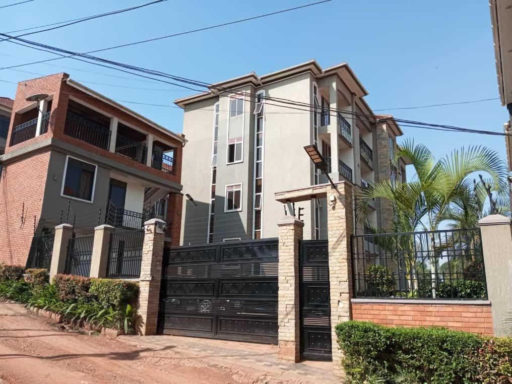 Φωτογραφία από το άλμπουμ του Bavado Courts στην Καμπάλα