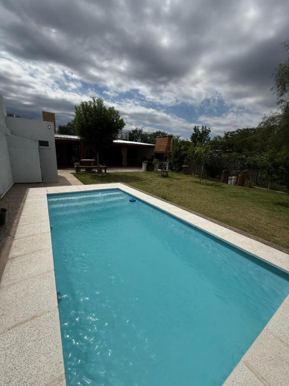 Swimmingpoolen hos eller tæt på Quincho El Aguaribay