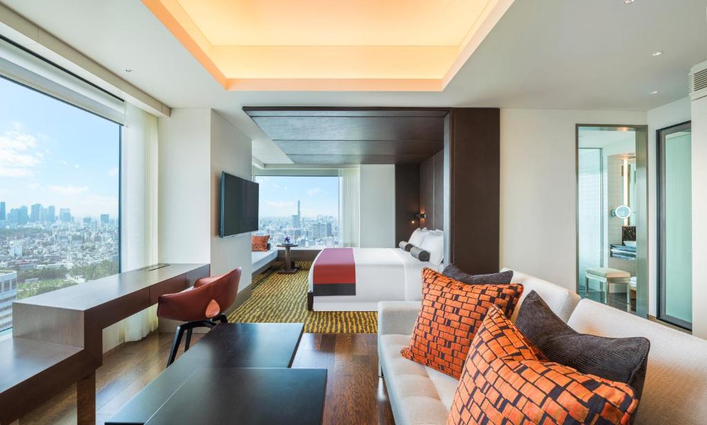 Posezení v ubytování The Prince Gallery Tokyo Kioicho, a Luxury Collection Hotel