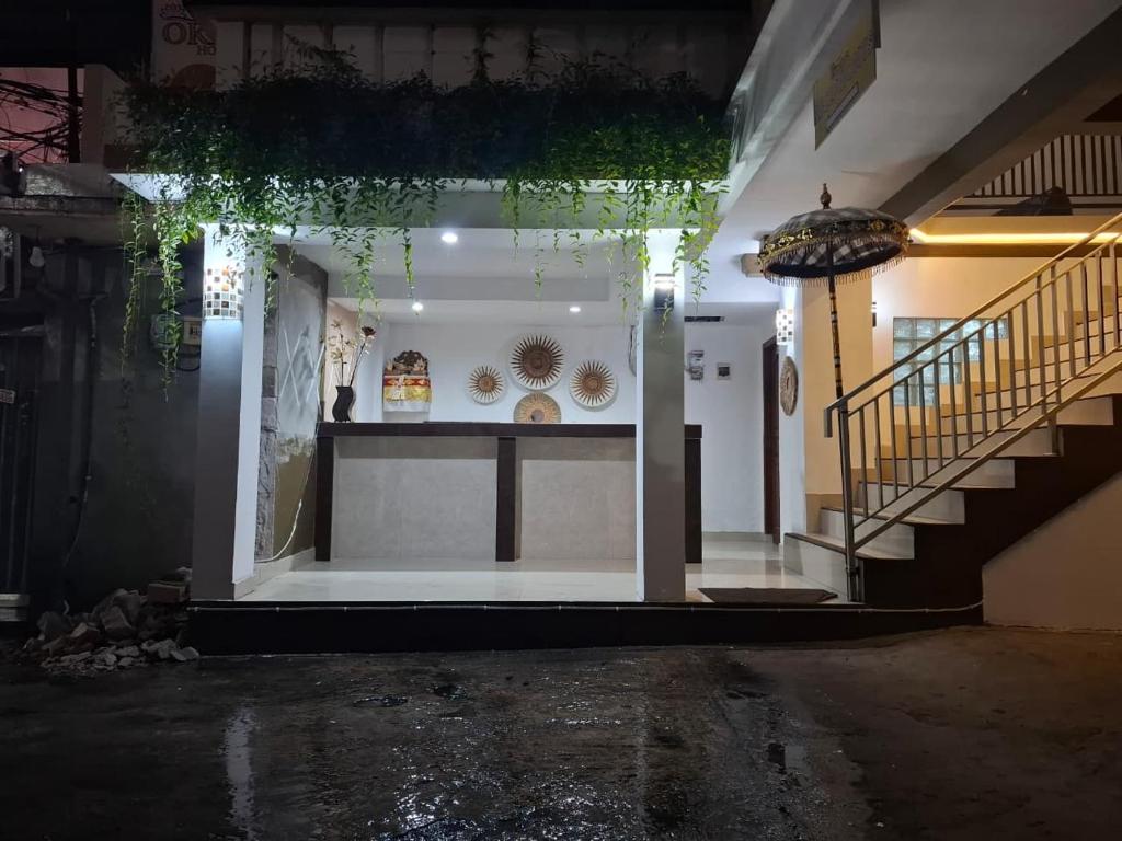 Billede fra billedgalleriet på OKIE HOUSE HOTEL Poppies2 3 min from Kutabeach i Legian