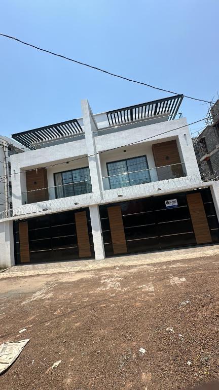 Gallery image of Triple E Résidence in Nikawatawana