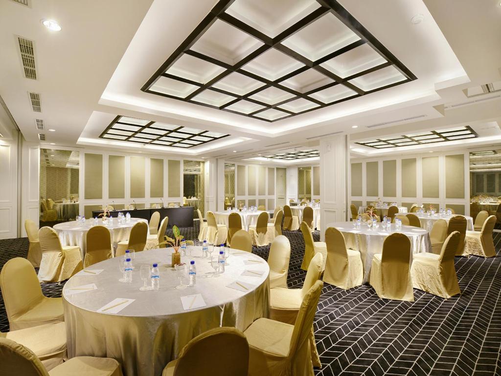 Posezení v ubytování Swiss-Belinn Tunjungan Surabaya