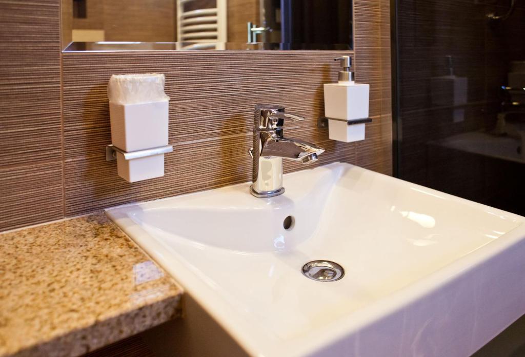 Koupelna v ubytování Hotel 77 Restauracja Spa