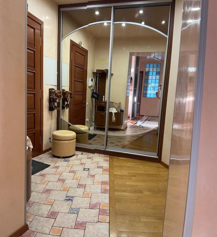 Spacious 4-Bedroom Apartment Near Center & Arcadia головне фото