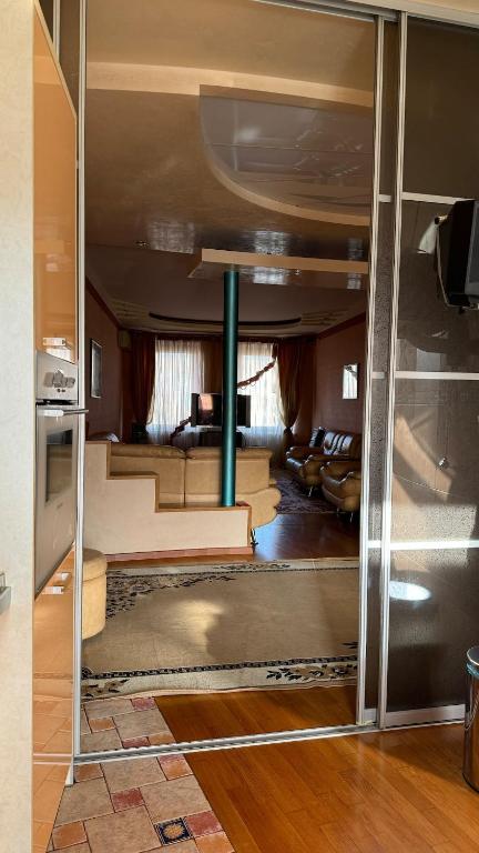 Spacious 4-Bedroom Apartment Near Center & Arcadia фото 4