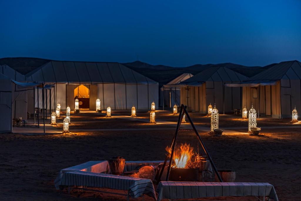 Merzouga dunes erg chabbi Camp
