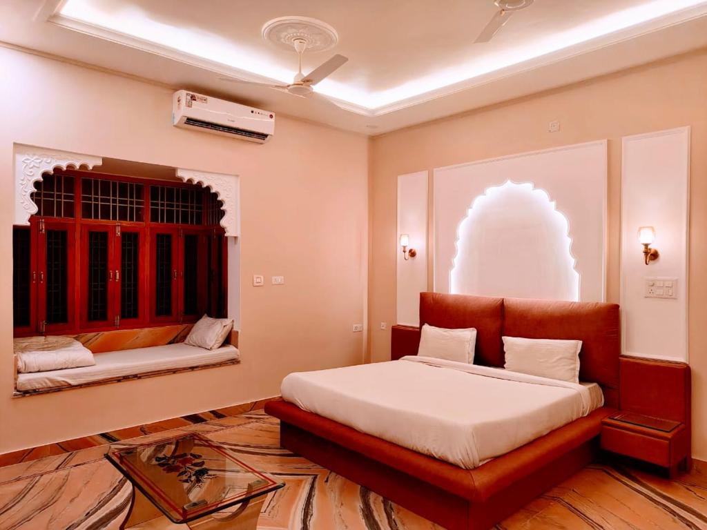 Giường trong phòng chung tại Padmavati Village Resort