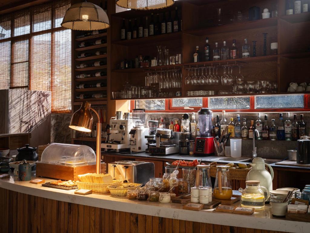 Drinks på Yangshuo The Apsara Lodge