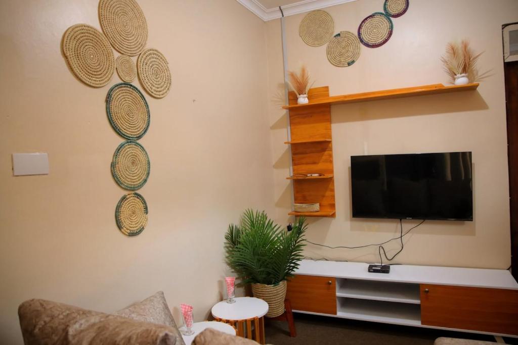 Μια τηλεόραση ή/και κέντρο ψυχαγωγίας στο The Min Capri Haven Studio