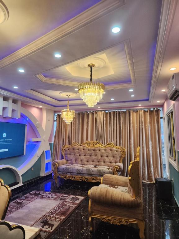 O zonă de relaxare la Dynamic Guest House Buea