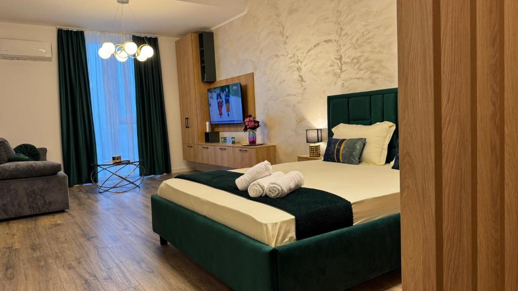 Postel nebo postele na pokoji v ubytování SHoliday Sky Panoramic Apartment New Building Private Parking