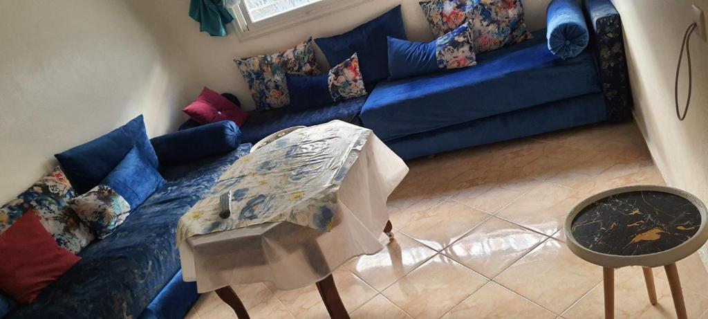 Posezení v ubytování Modern Furnished Apartment